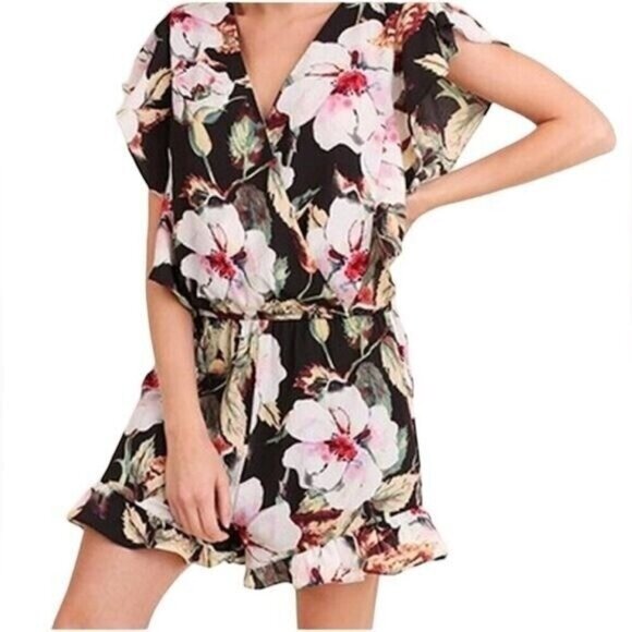 Umgee Black Floral V-Neck Surplice Ruffle short Sleeve Shorts Romper Size Medium - Picture 1 of 9